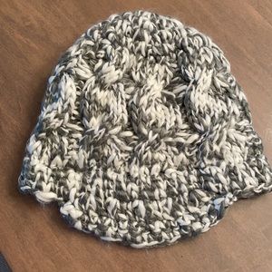 NWOT BKE Women’s Beanie 🤍☃️